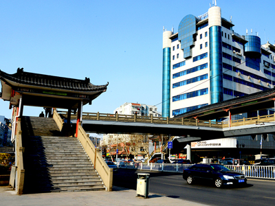 杭州路過(guò)街天橋